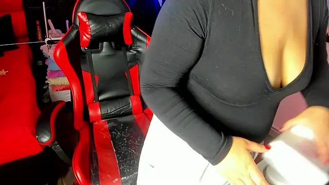 Amy hoy69 online show from 04.18.26