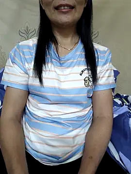 Snapshot of Asian_girl13 chatting on 12.19.25 Asian girl13 online show from 12.19.25