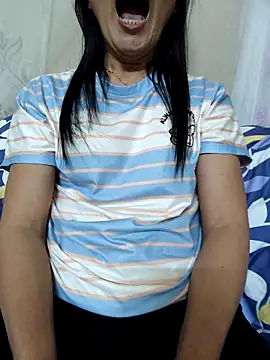 Snapshot of Asian_girl13 chatting on 01.06.26 Asian girl13 online show from 01.06.26