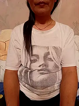 Snapshot of Asian_girl13 chatting on 02.04.26 Asian girl13 online show from 02.04.26