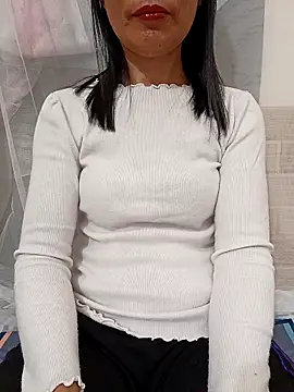 Snapshot of Asian_girl13 chatting on 02.25.26 Asian girl13 online show from 02.25.26