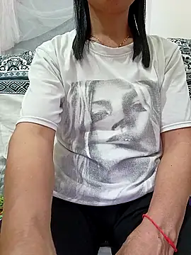 Snapshot of Asian_girl13 chatting on 03.01.26 Asian girl13 online show from 03.01.26