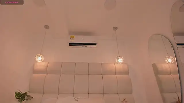 IsabellaGrey19 online show from 03.14.25