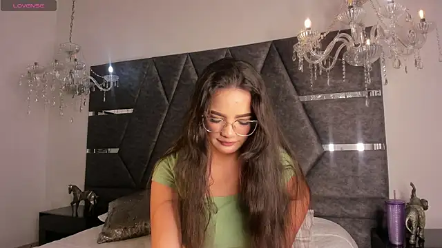 IsabellaGrey19 online show from 09.22.25