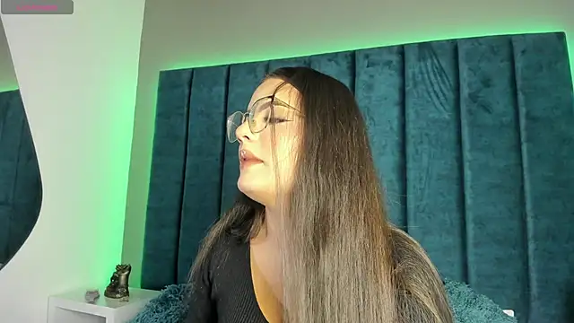 IsabellaGrey19 online show from 11.30.25