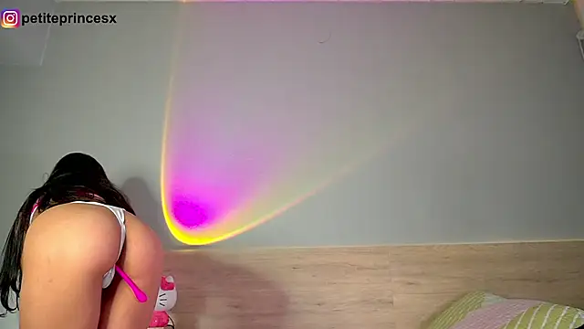 petitevictoria online show from 01.21.25