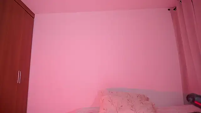 petitevictoria online show from 11.29.25