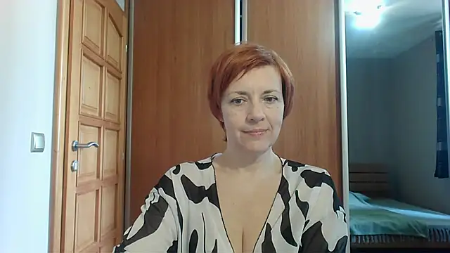 LoraLoraMay online show from 04.20.26