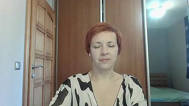 Snapshot of LoraLoraMay chatting on 07.08.26 LoraLoraMay online show from 07.08.26