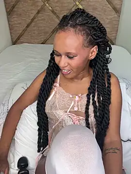 Snapshot of Star_Light2 chatting on 01.01.25 Star Light2 online show from 01.01.25