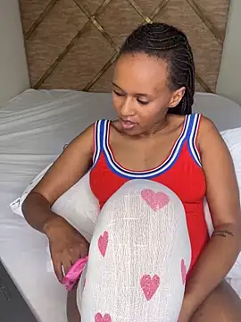 Snapshot of Star_Light2 chatting on 10.05.25 Star Light2 online show from 10.05.25