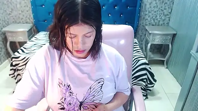 CurvyJulieth online show from 09.23.25