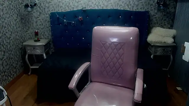 CurvyJulieth online show from 06.07.26
