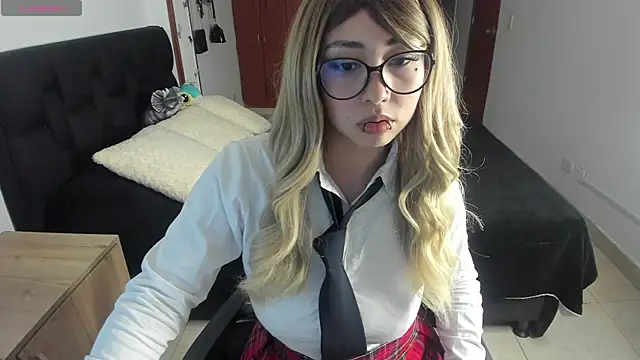 Fiore Sanz  online show from 03.11.25