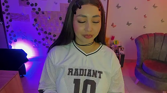 Fiore Sanz  online show from 03.17.26