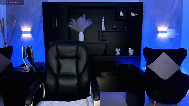 SamanthaKlein  online show from 01.10.25