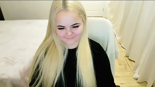 lovely-eyes online show from 12.19.24