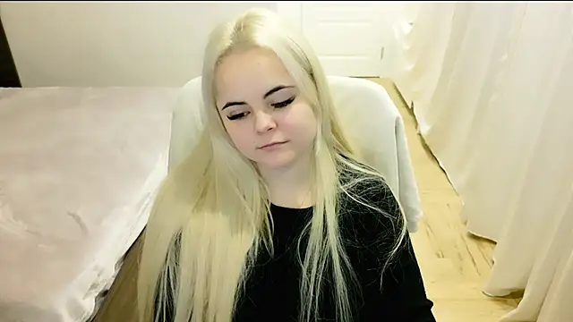 lovely-eyes online show from 02.25.25