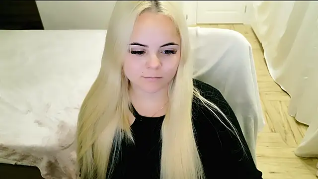 lovely-eyes online show from 03.18.25