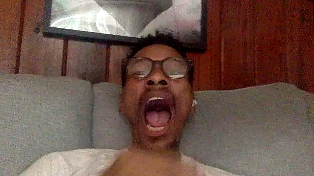 Snapshot of KingDerRico chatting on 09.11.25 KingDerRico online show from 09.11.25