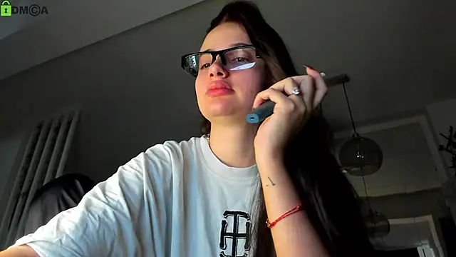 Snapshot of IreneVON chatting on 04.22.26 IreneVON online show from 04.22.26