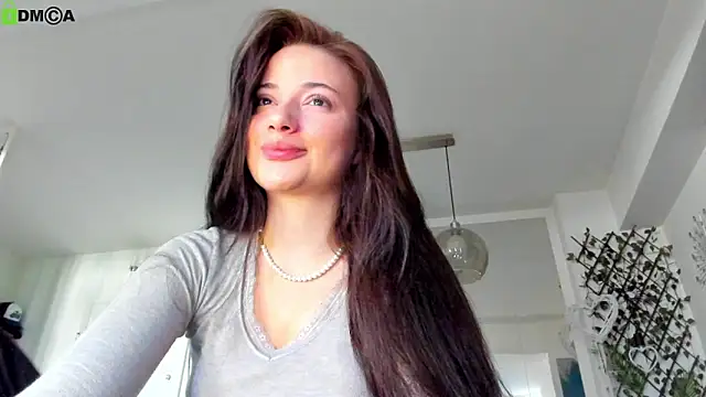 Snapshot of IreneVON chatting on 04.25.26 IreneVON online show from 04.25.26