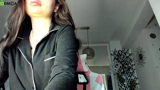 Snapshot of IreneVON chatting on 04.30.26 IreneVON online show from 04.30.26