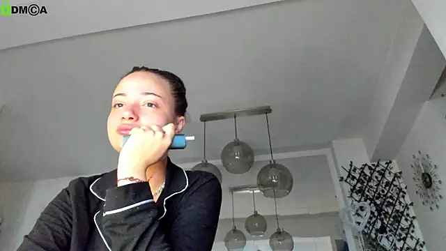 Snapshot of IreneVON chatting on 05.13.26 IreneVON online show from 05.13.26