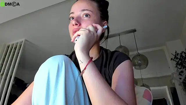 Snapshot of IreneVON chatting on 05.25.26 IreneVON online show from 05.25.26