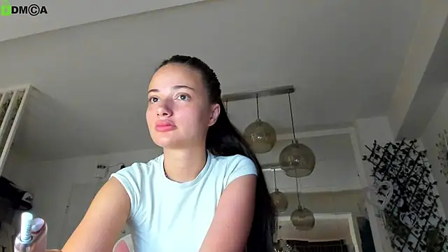 Snapshot of IreneVON chatting on 06.12.26 IreneVON online show from 06.12.26