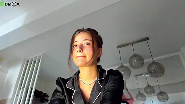 Snapshot of IreneVON chatting on 07.04.26 IreneVON online show from 07.04.26