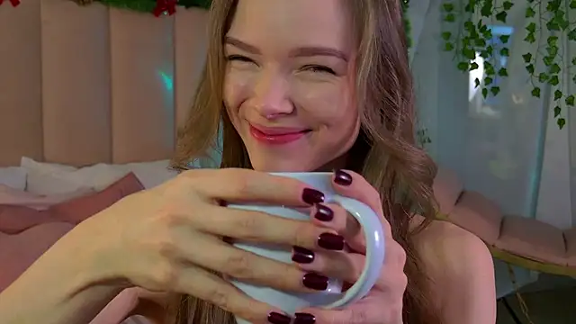 Eva Natsumi online show from 12.24.24