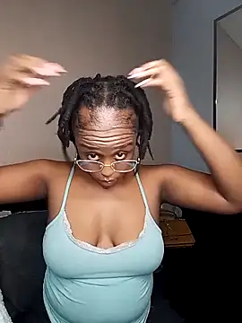 Queen-Chocolate online show from 02.27.26