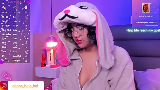 Snapshot of blue_koi chatting on 01.10.25 blue koi online show from 01.10.25