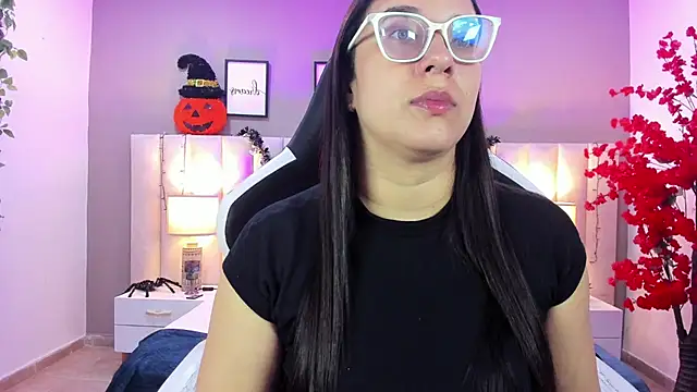 Snapshot of sara_parker069 chatting on 11.04.25 sara parker069 online show from 11.04.25