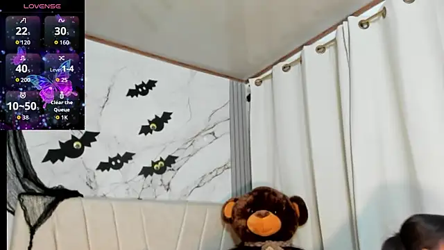 Snapshot of angeli_sexi chatting on 10.29.25 angeli sexi online show from 10.29.25