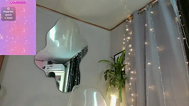 Snapshot of angeli_sexi chatting on 11.14.25 angeli sexi online show from 11.14.25