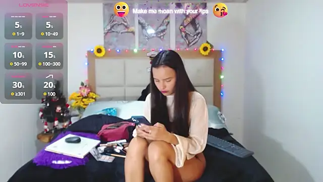 Snapshot of valentina_hearts chatting on 12.18.24 valentina hearts online show from 12.18.24