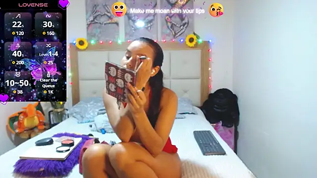 Snapshot of valentina_hearts chatting on 01.25.25 valentina hearts online show from 01.25.25