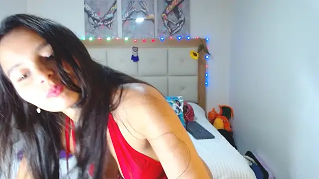 Snapshot of valentina_hearts chatting on 02.25.25 valentina hearts online show from 02.25.25