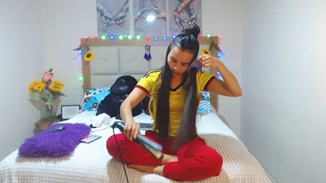 Snapshot of valentina_hearts chatting on 02.27.25 valentina hearts online show from 02.27.25