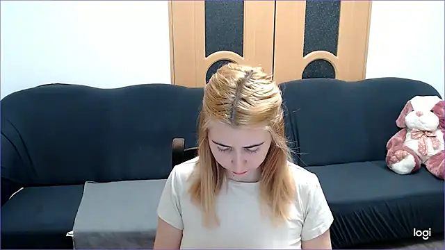 Snapshot of VioletaFlower7 chatting on 02.08.25 VioletaFlower7 online show from 02.08.25