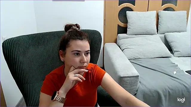 Snapshot of VioletaFlower7 chatting on 10.31.25 VioletaFlower7 online show from 10.31.25