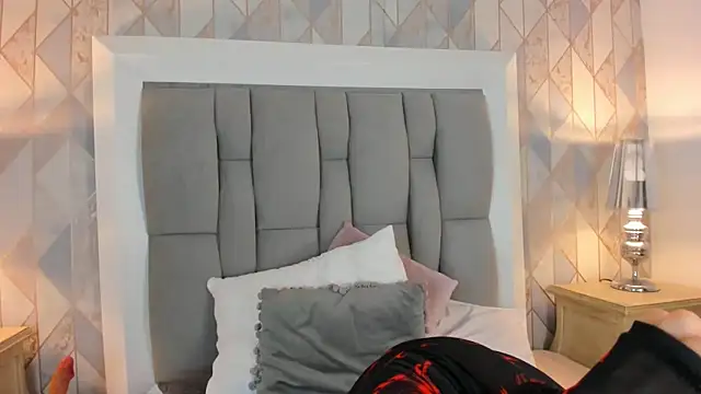 Ginger Violetta  online show from 12.04.24