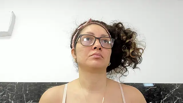Snapshot of Juliabadlee chatting on 01.23.25 Juliabadlee online show from 01.23.25