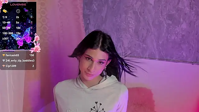 Snapshot of Mara_friendboy699 chatting on 12.12.24 Mara friendboy699 online show from 12.12.24