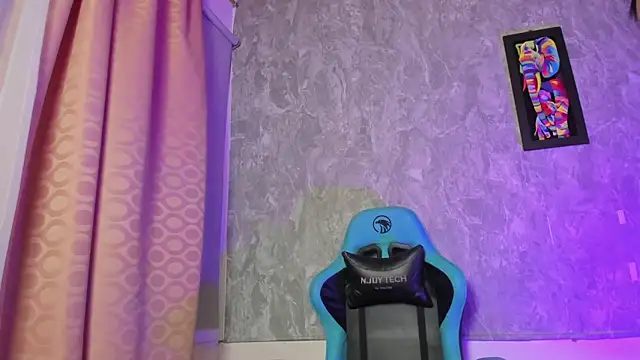 Snapshot of Mara_friendboy699 chatting on 01.24.25 Mara friendboy699 online show from 01.24.25