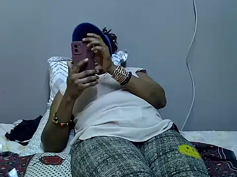 Snapshot of Hot_Caro chatting on 12.12.24 Hot Caro online show from 12.12.24