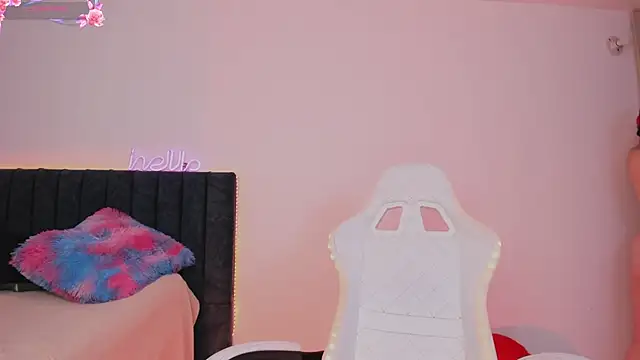 Snapshot of liaqueen610 chatting on 02.08.25 liaqueen610 online show from 02.08.25