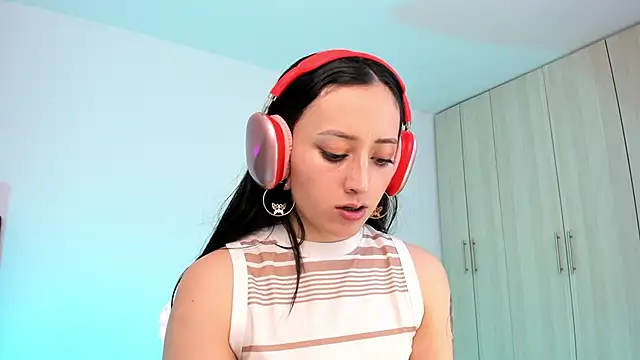 Snapshot of liaqueen610 chatting on 02.16.25 liaqueen610 online show from 02.16.25